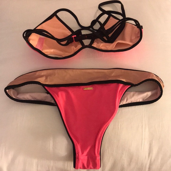 Victoria’s Secret The Teeny Triangle bikini - Picture 5 of 6